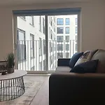 Stylish 1-Bedroom Apartment Sleeps 3 In Central Birmingham