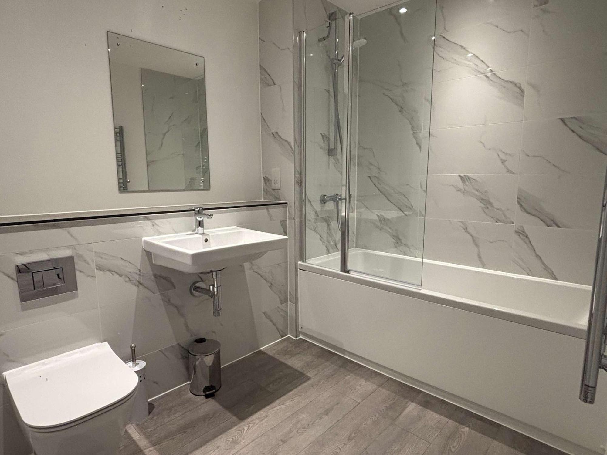 Stylish 1-bedroom Sleep 3 In Apartment *