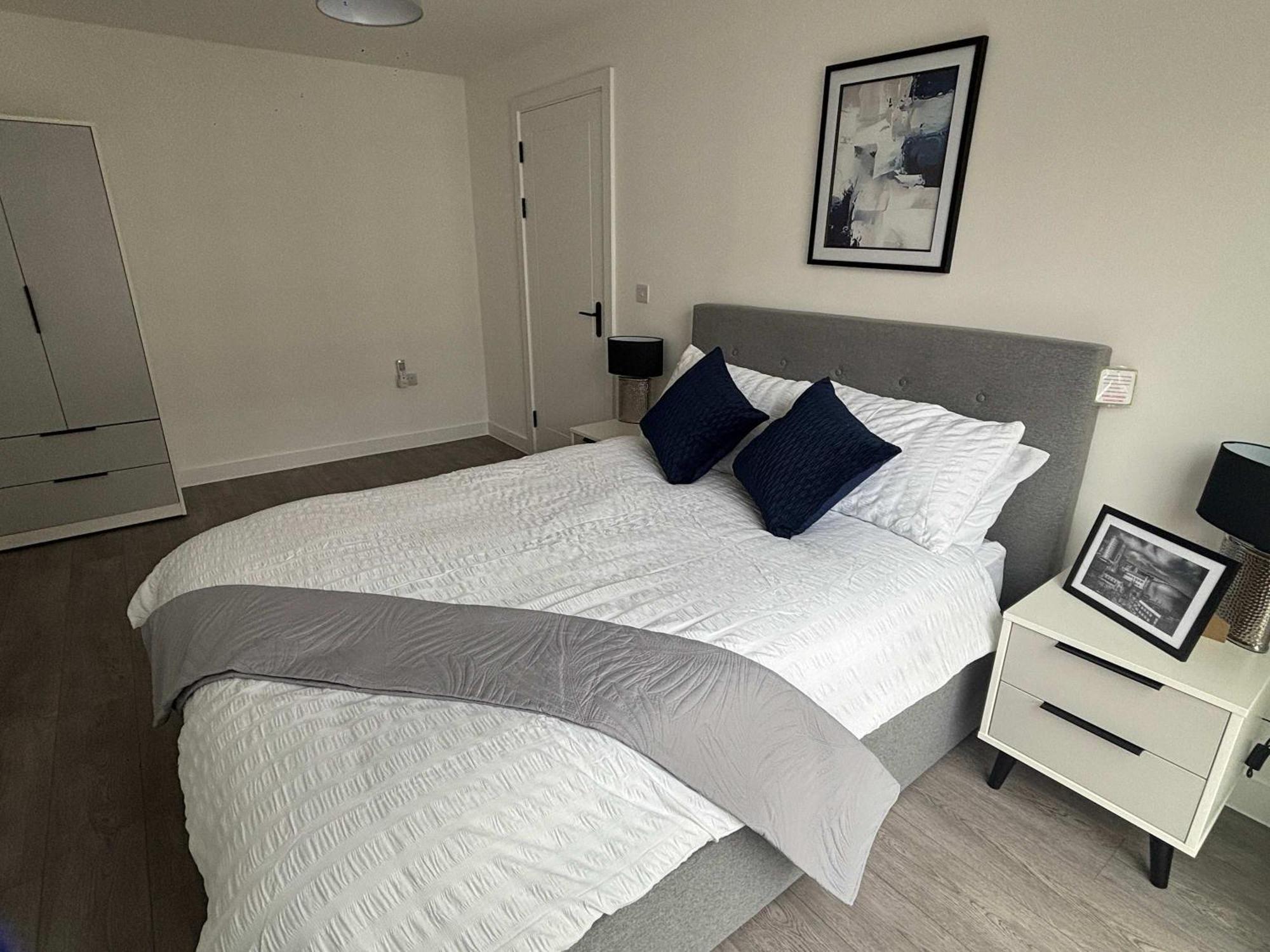 Stylish 1-bedroom Sleep 3 In Apartment