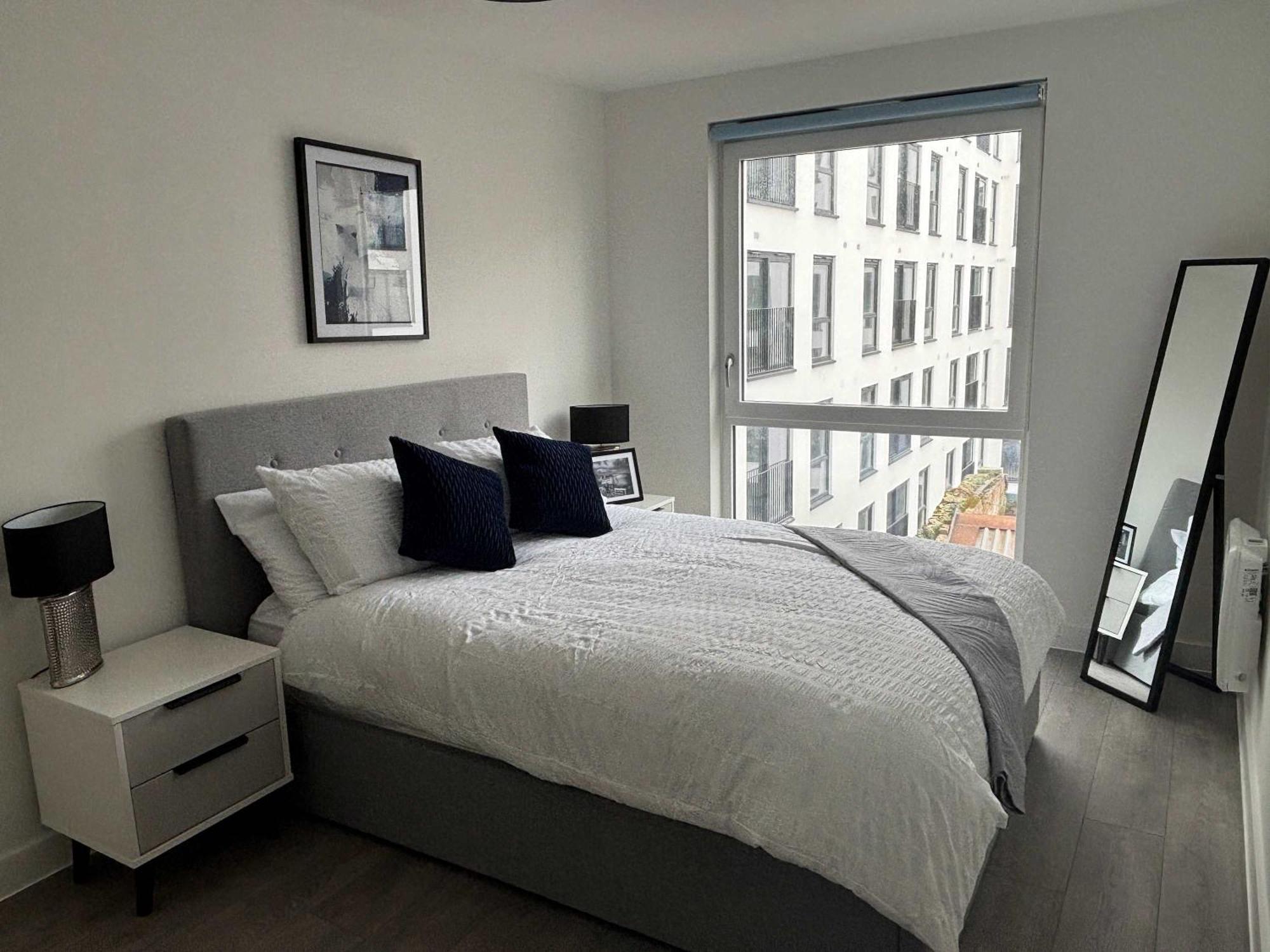 Stylish 1-bedroom Sleep 3 In Apartment *